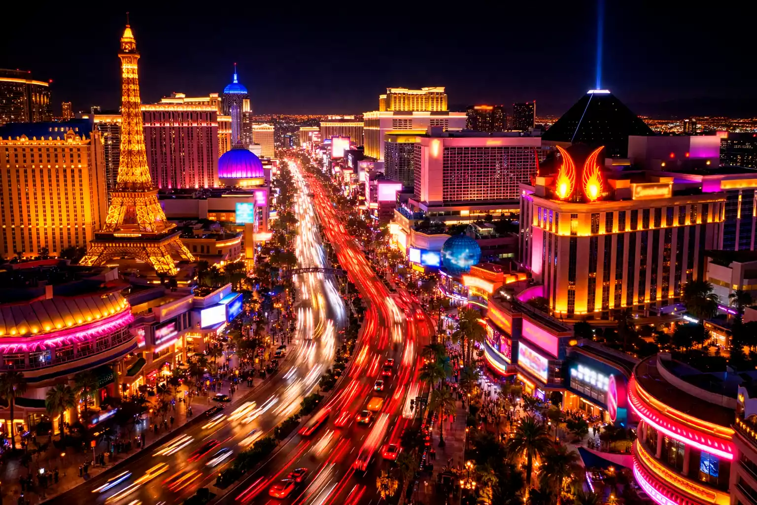 Vista aérea de Las Vegas Strip con casinos iluminados de noche
